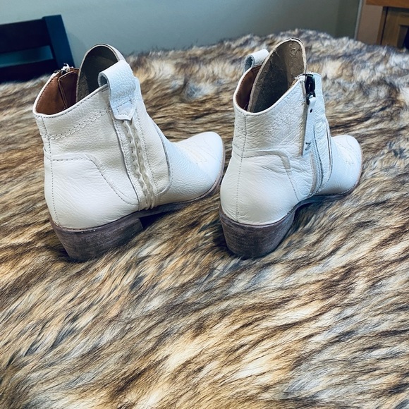 Copy - Zodiac KELSEY BOOTIES WHITE LEATHER - Picture 4 of 9